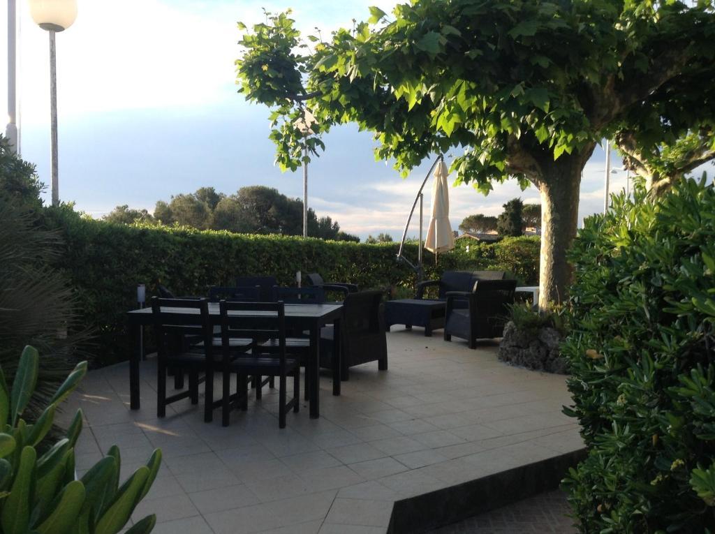 Hotel La Caravelle Fréjus Zewnętrze zdjęcie