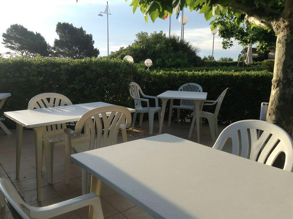 Hotel La Caravelle Fréjus Zewnętrze zdjęcie